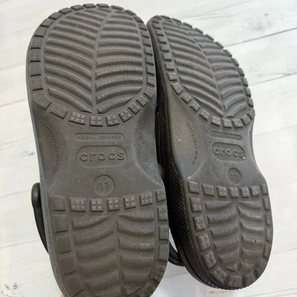 Crocs‎ classic black clogs men's size 11